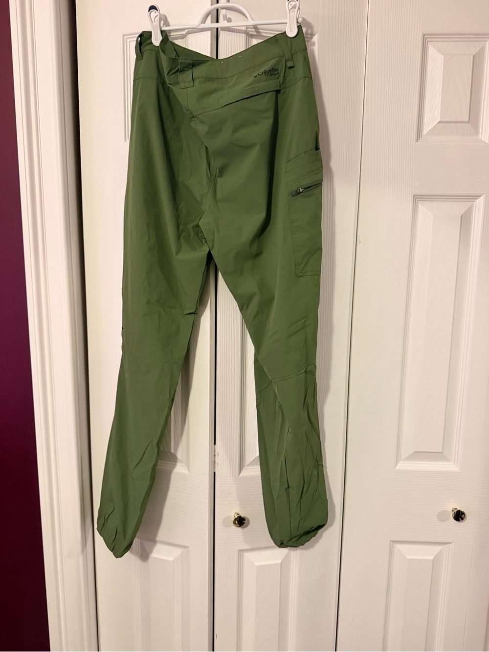 Columbia Women’s Olive Green Performance Cargo Pants Size 14